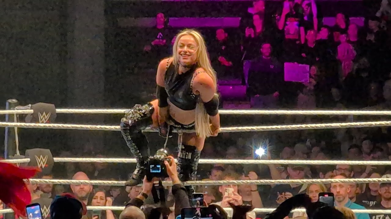 WWE LIVE Glasgow - Liv Morgan Entrance