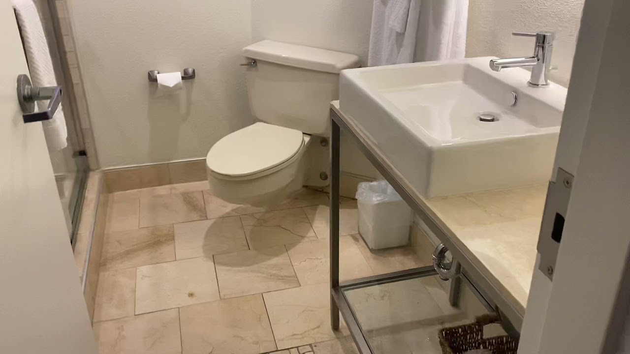 Hotel Ballast Wilmington Tapestry Collection by Hilton Room Review