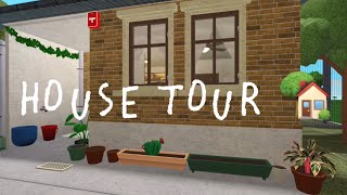 HOUSE TOUR in my NO GAMEPASS home!!! | Bloxburg builds 🏡