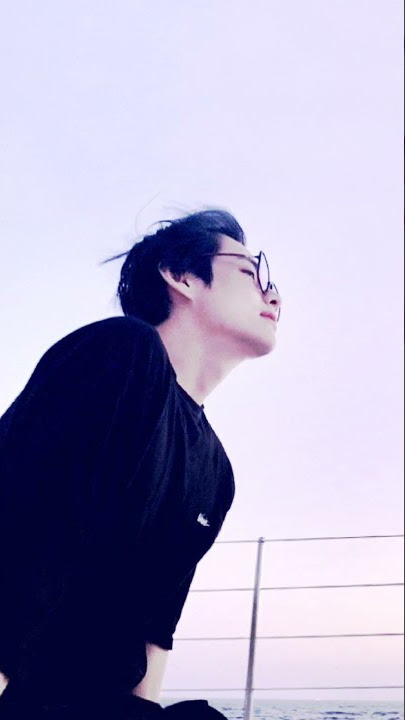Kim Taehyung Mengkece 🔥🥵