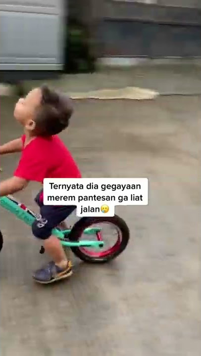 Kecebur got. Terlalu menikmati naik sepeda 😩🤣🤣