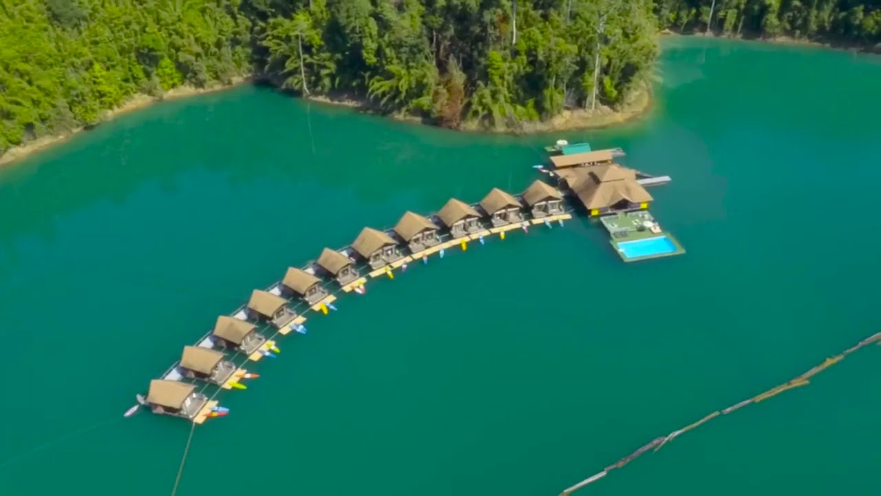500 Rai Floating Resort op Khaosok meer in Thailand