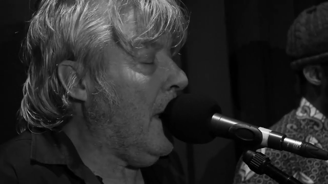 Arno - Brussels (AB Session) - YouTube