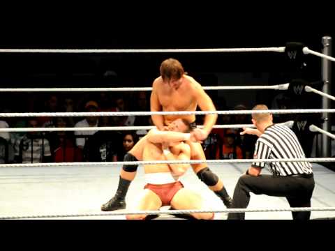 Daniel Bryan vs Dean Ambrose
