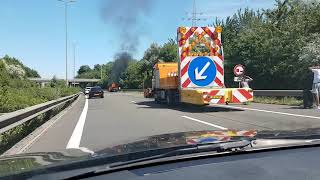 Véhicule En Feu Sur La1