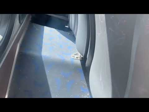 Bus 4003 vandalism gets worse (plus reported it and saw who did it)