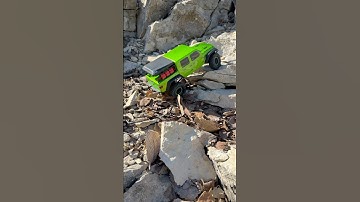 Cliff Run Crash!! Axial SCX24 Jeep Gladiator 1/24 Crawler #crash #axial #jeep #crawler #scx24