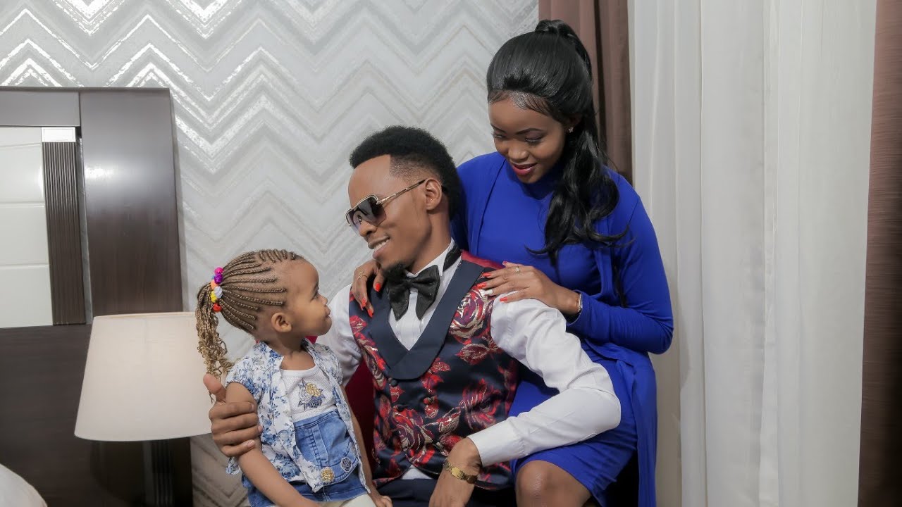 STEPHEN KASOLO AT KITENGELA AMAZING LOVE FROM FANS.. KII NI KINENE *811*343# . KINDLY SUBSCRIBE.