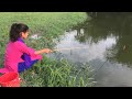 Beautiful Little Girl Fishing With Hook - Traditional Hook Fishing ~ Рыбалка Видео