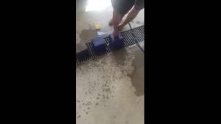 Su basıncıyla kalıptan beton numunesi nasıl çıkarılır?