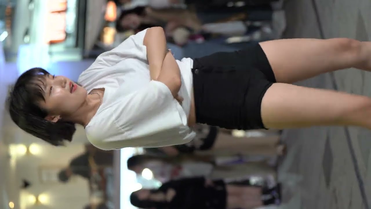 23.09.17 홍대 임팩트 크루, movement 댄스팀 연합 버스킹 현진 (G)I-DLE (여자)아이들 - 퀸카 (Queencard) 직캠 By GoodFanCam