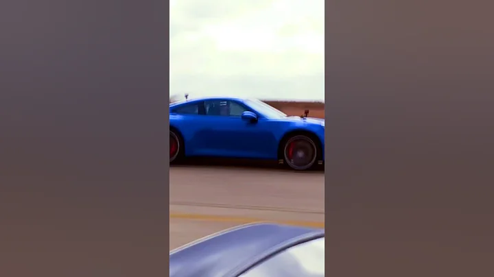 🇺🇸 New Porsche 911 GTS vs BMW M4 CS – Epic Drag Race! | Krasses Duell 🇩🇪