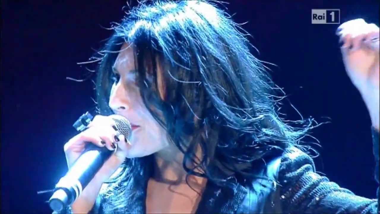 Giusy Ferreri,Il mare immenso,61°Festival di Sanremo,2a Serata,Teatro Ariston,16.2.2011.HD