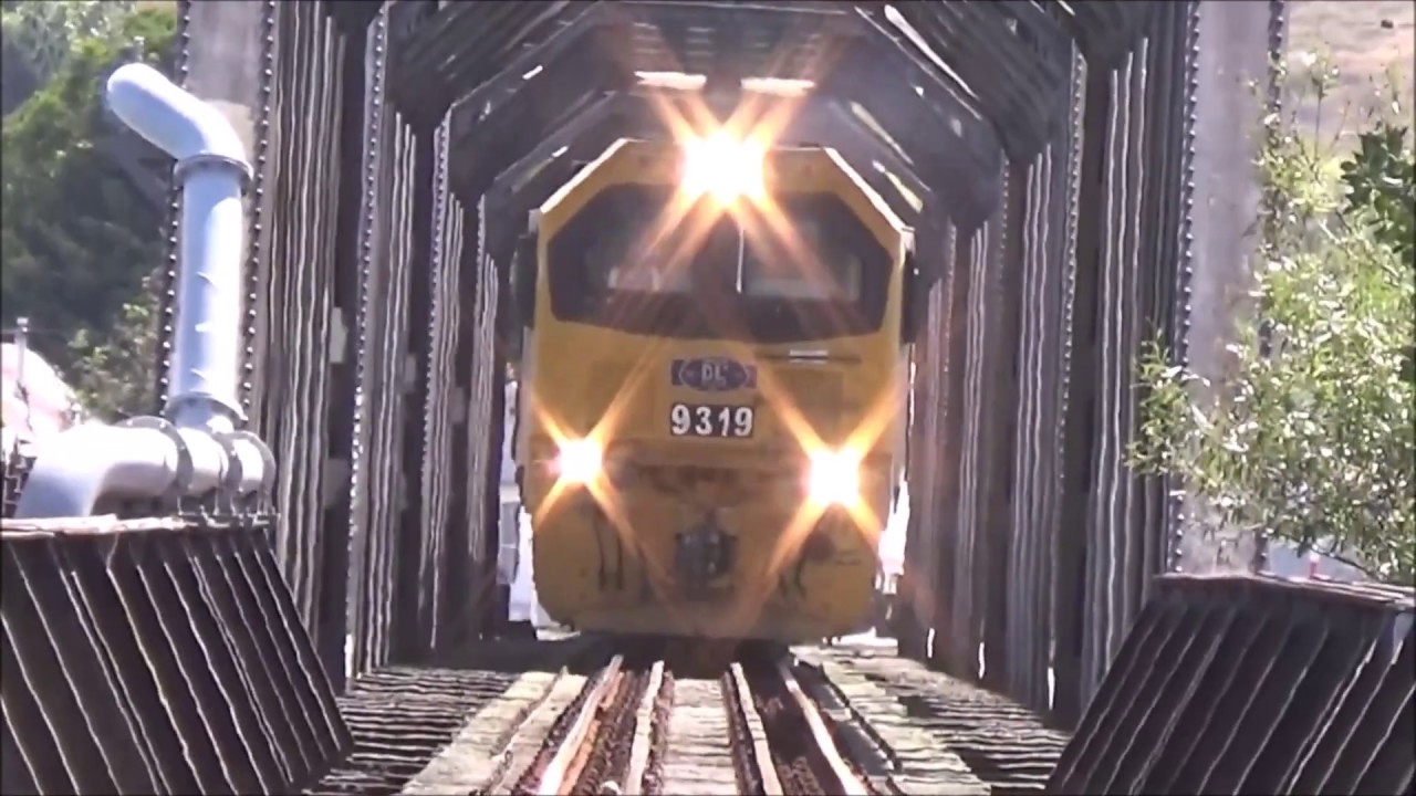 Trains 535, 534 & 565 Crossing The Whanganui River Bridge At Aramoho