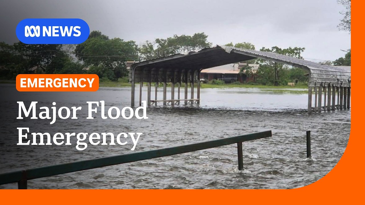 Katherine River reaches major flood level with emergency warning in place | ABC NEWS