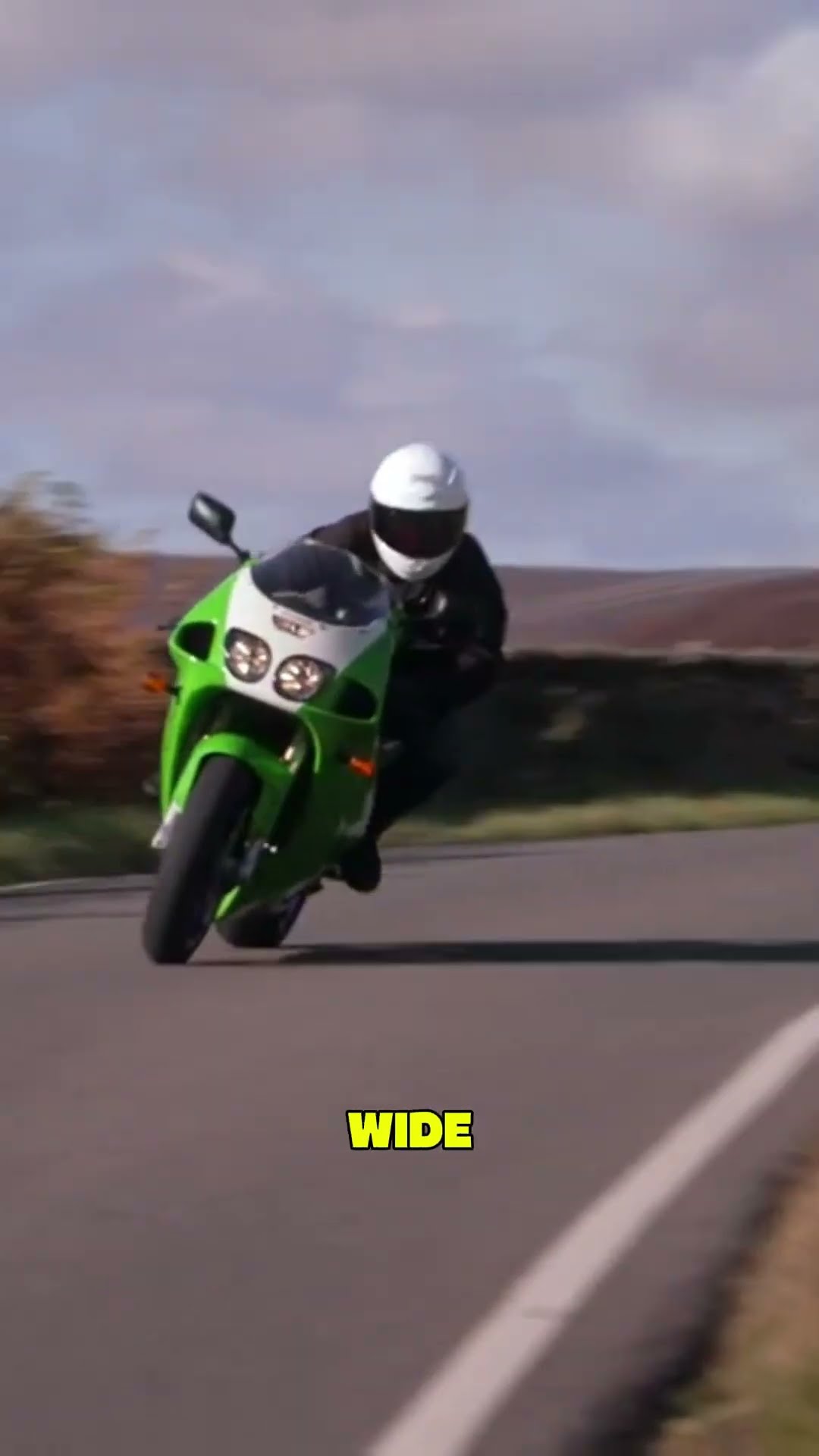 THE KAWASAKI NINJA ZX7R PROVES MODERN SPORTBIKES MADE RIDERS SOFT