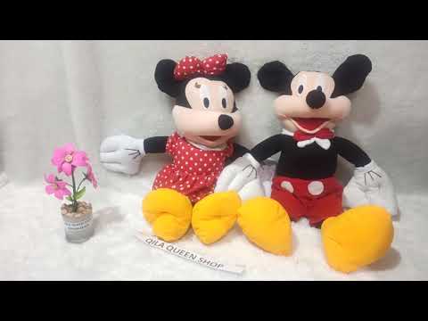 Main Boneka Mickey mouse. 