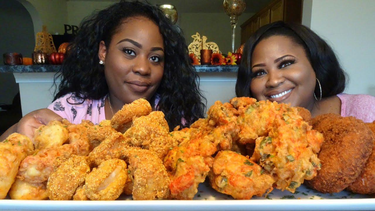 Мукбанг с жареными морепродуктами | Жареные королевские крабы, оладьи из раков, креветки, моллюск...