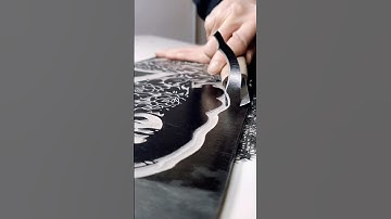 Some close-up lino carving goodness 🤤 #linocut #asmr #satisfying