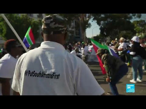 Download Xénophobie en Afrique du Sud : les travailleurs étrangers pris pour cible • FRANCE 24
