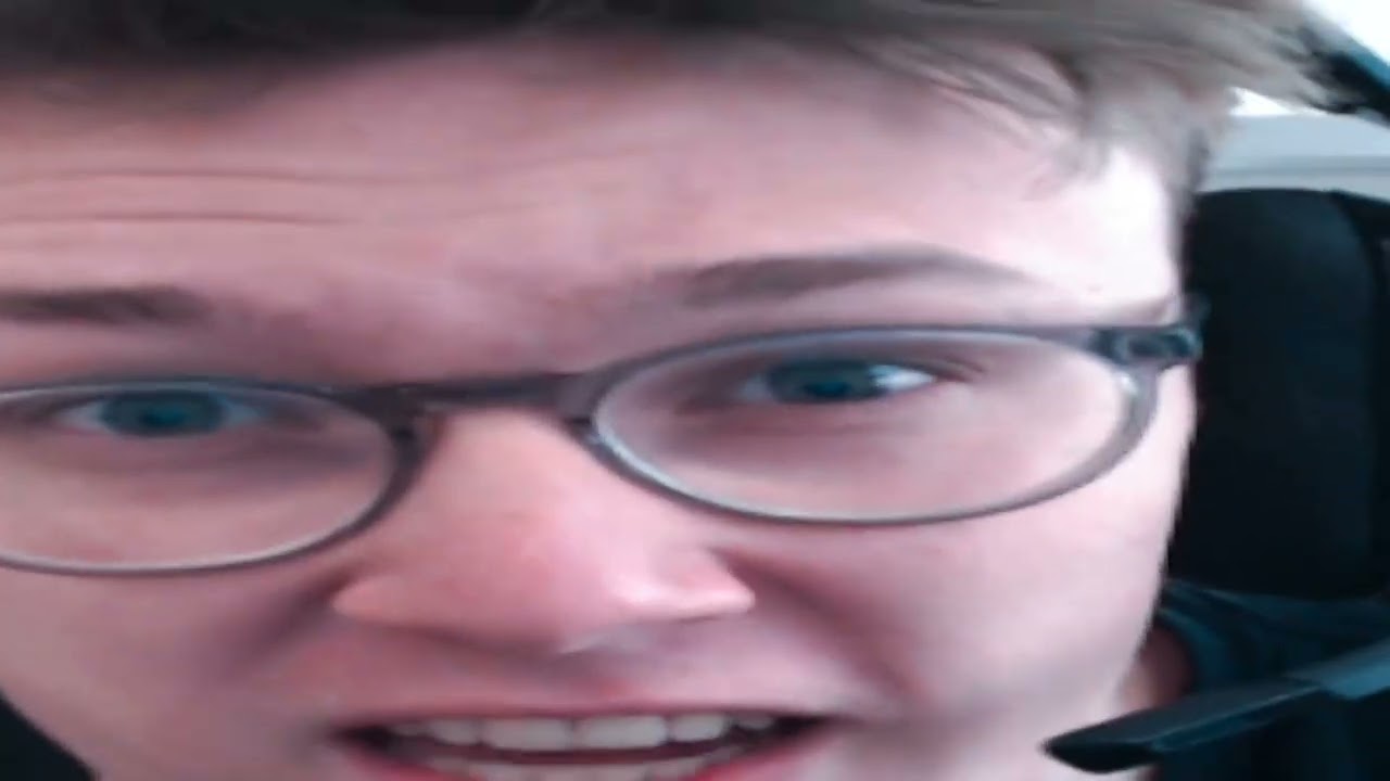 Saberlight catches a Stream Sniping lil pleb in his chat