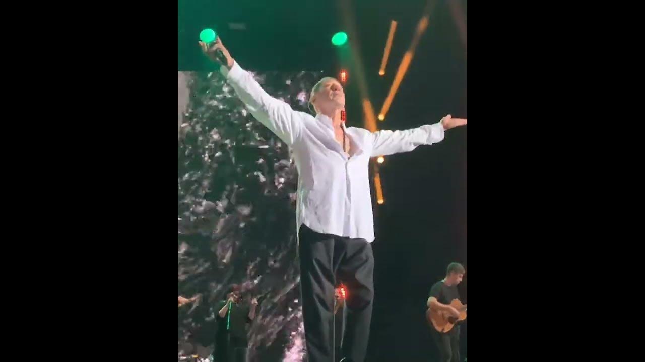 лепс 2009. лепс я стану. лепс я стану водопадом. фото лепса в очках. я стану водопадом.