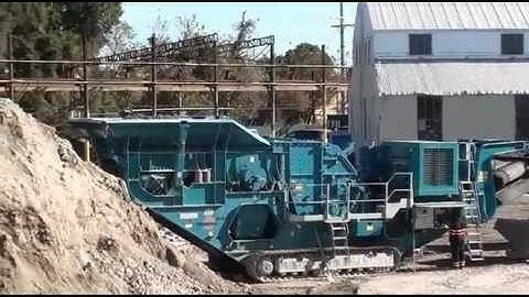 XH500 Impactor feeding Chieftain 2100 Screener video 1