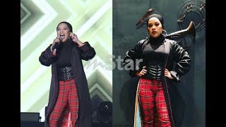 Download lagu Terima markah tertinggi, rupa-rupanya Ayu Damit hampir hilang fokus gara-gara monitor telinga tercab