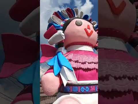 Visitamos la Muñeca LELE GIGANTE en Amealco | Muñeca Otomí - Diana y Aarón (DyA)