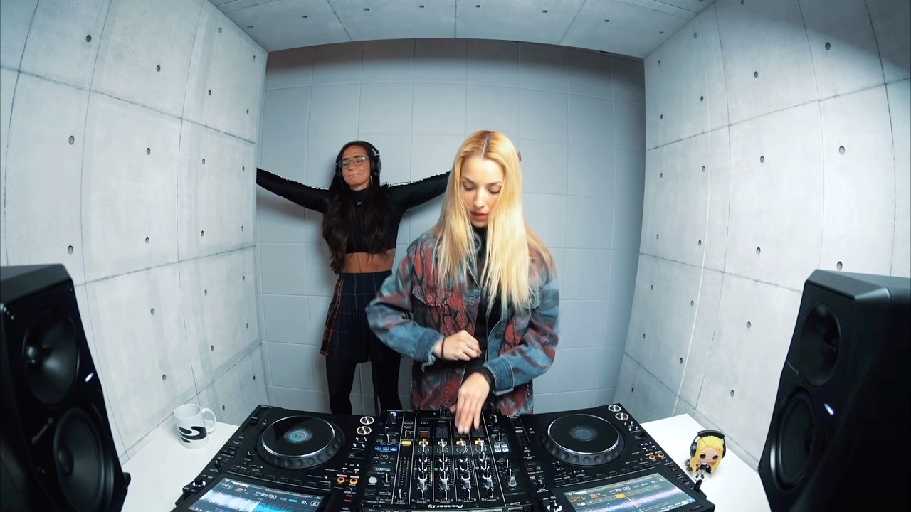 Groovy techno session in the bunker with my friend