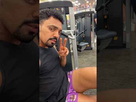 O velho na espera do exército: Na pose, na classe...