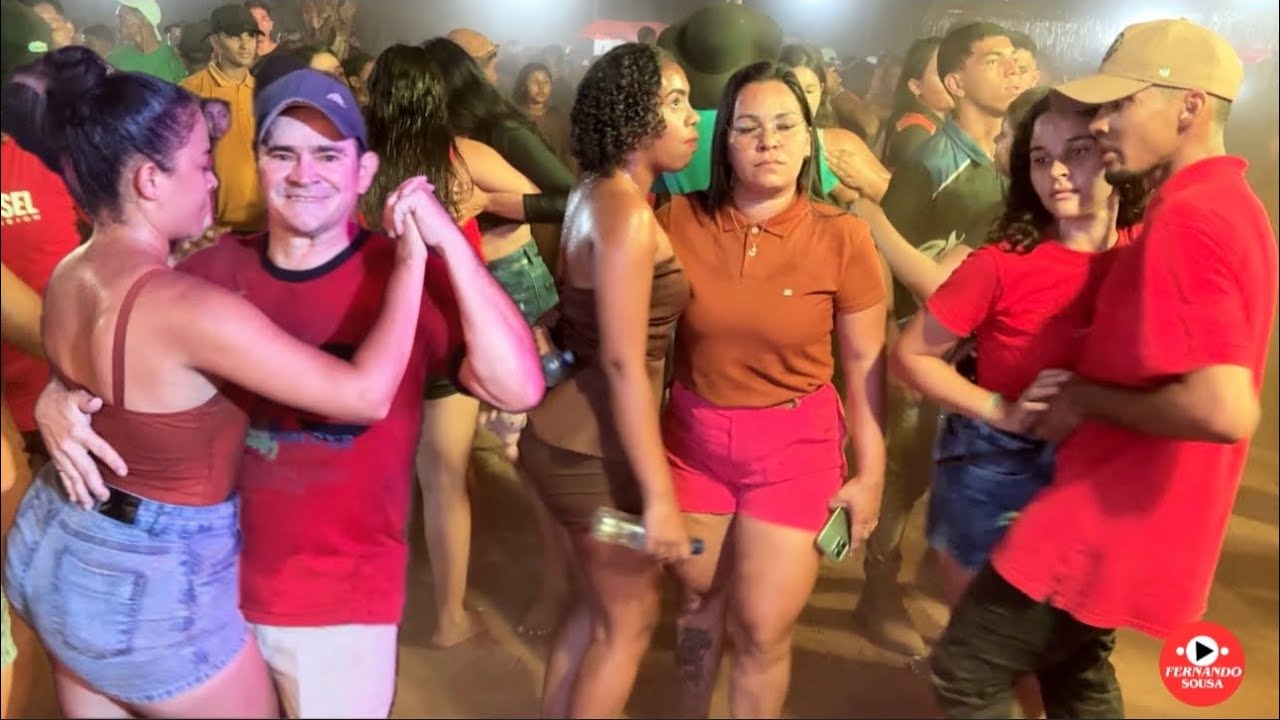festa no interior é assim, forro Agito no parque dois irmaos