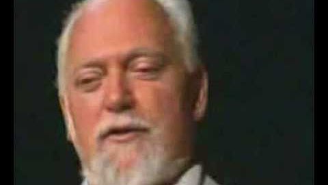 Robert Anton Wilson Explains Quantum Physics & Naive Realism
