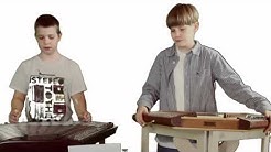 Tobias und Wend erklären das Hackbrett