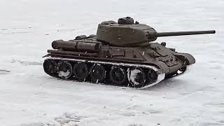 RC Tank T34 scale model 1:10 - Winter test