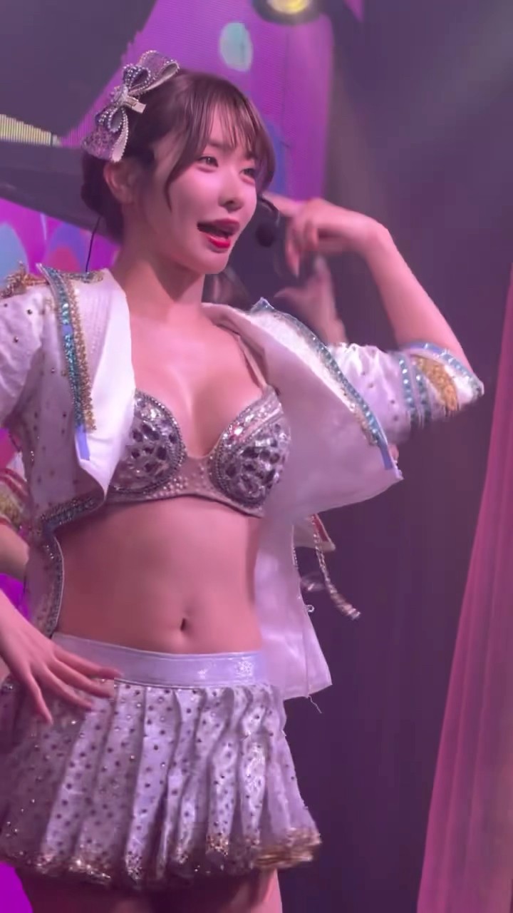 まいかさん(@maika_burlesque) #ROKUSANANGEL #ロクサンエンジェル