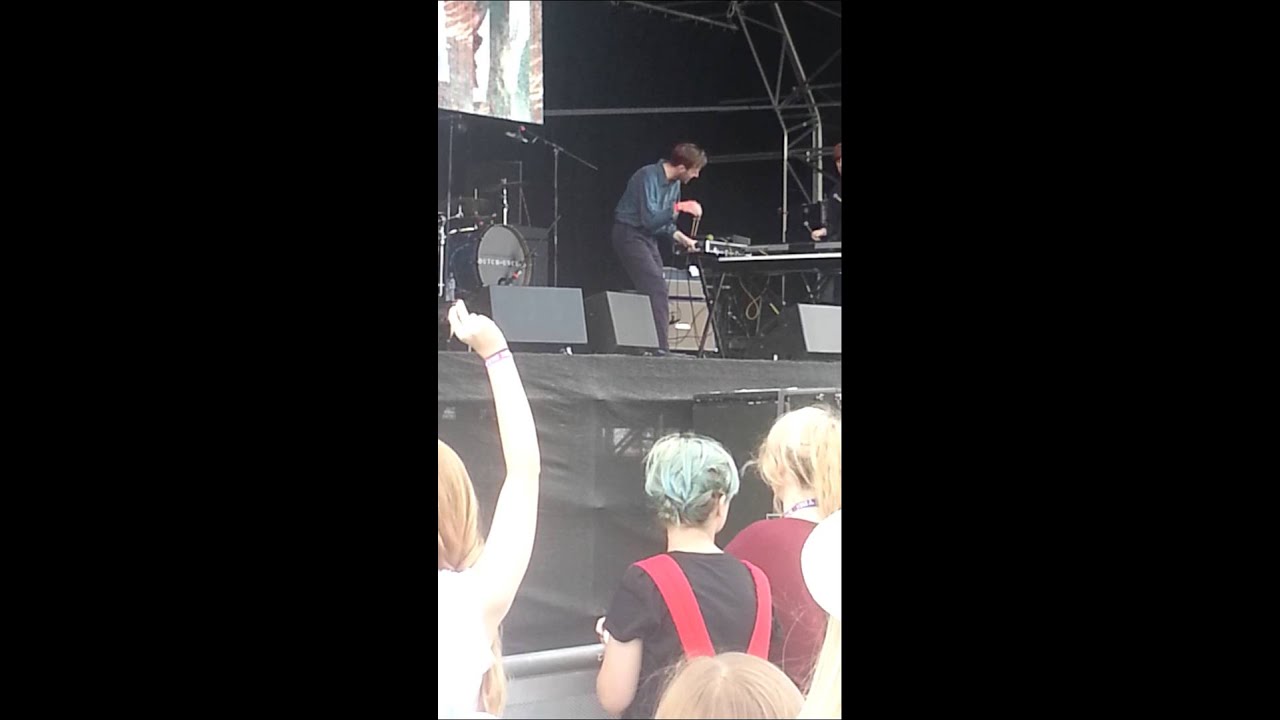 Dutch Uncles crazy dancing. Y not '13