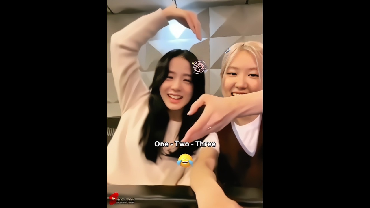Chaesoo trying to make heart together.❤️😂 #blackpink #shorts #viral #trending #jisoo #rosé #fyp