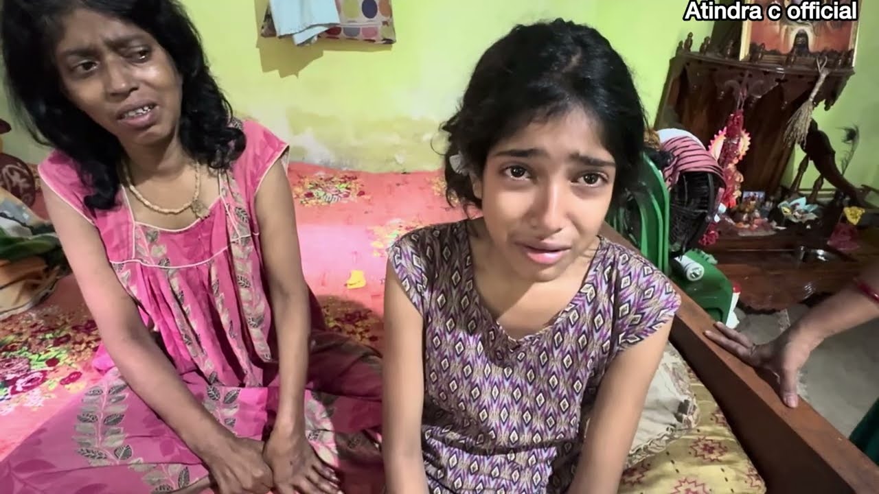 বাবা আগেই ছেরে চলে গেছে,মা ক্যান্সারের রুগী,ছোট্ট সঞ্চিতা মা কে নিয়ে অসহায় ভাবে দিন কাটাচ্ছে,