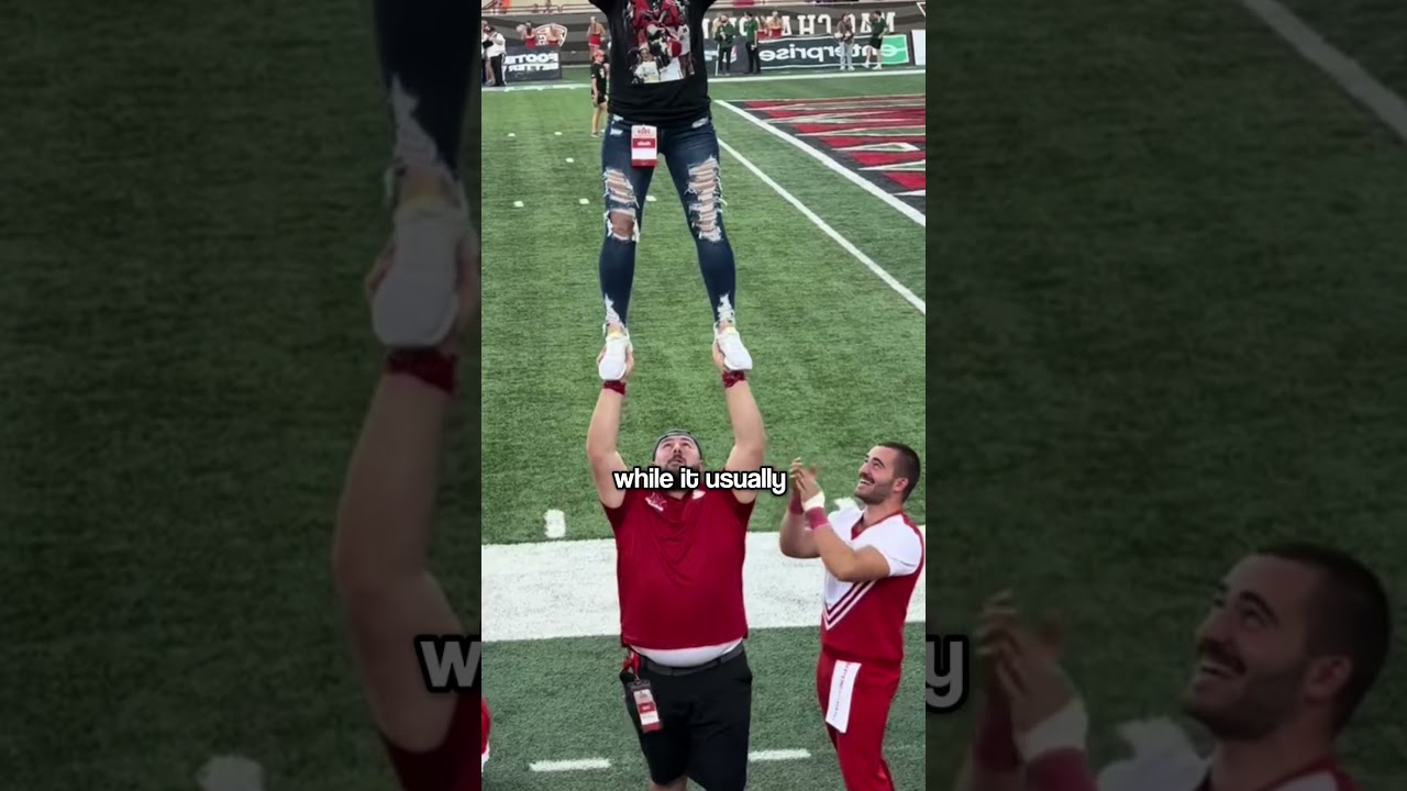 Сильный чирлидер спас команду