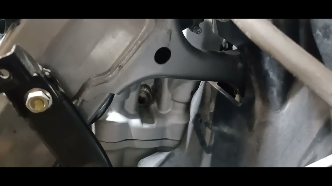 Honda NT700V Deauville - serwis-ciąg dalszy- zawory, świece, filtr powietrza.