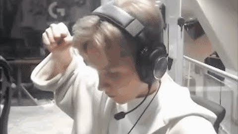 Monitor desynchronization. Electrical input lag.