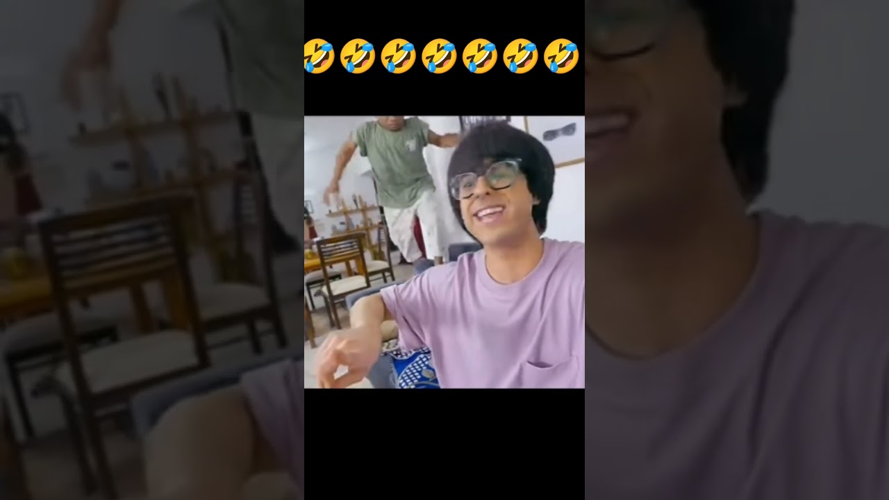@CarryMinati ne @souravjvlogs ko roast kar diya 🤣🤣🤣🤣#viral #funnyvideoo#trending #shorts