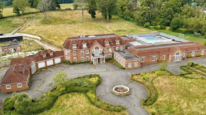 Bankrupt BILLIONAIRE'S ABANDONED Mega Mansion With EVERYTHING Left Inside