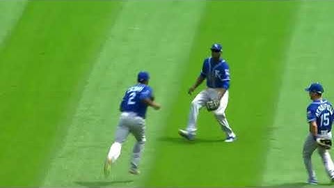 Alcides Escobar makes a terrific over the shoulder catch