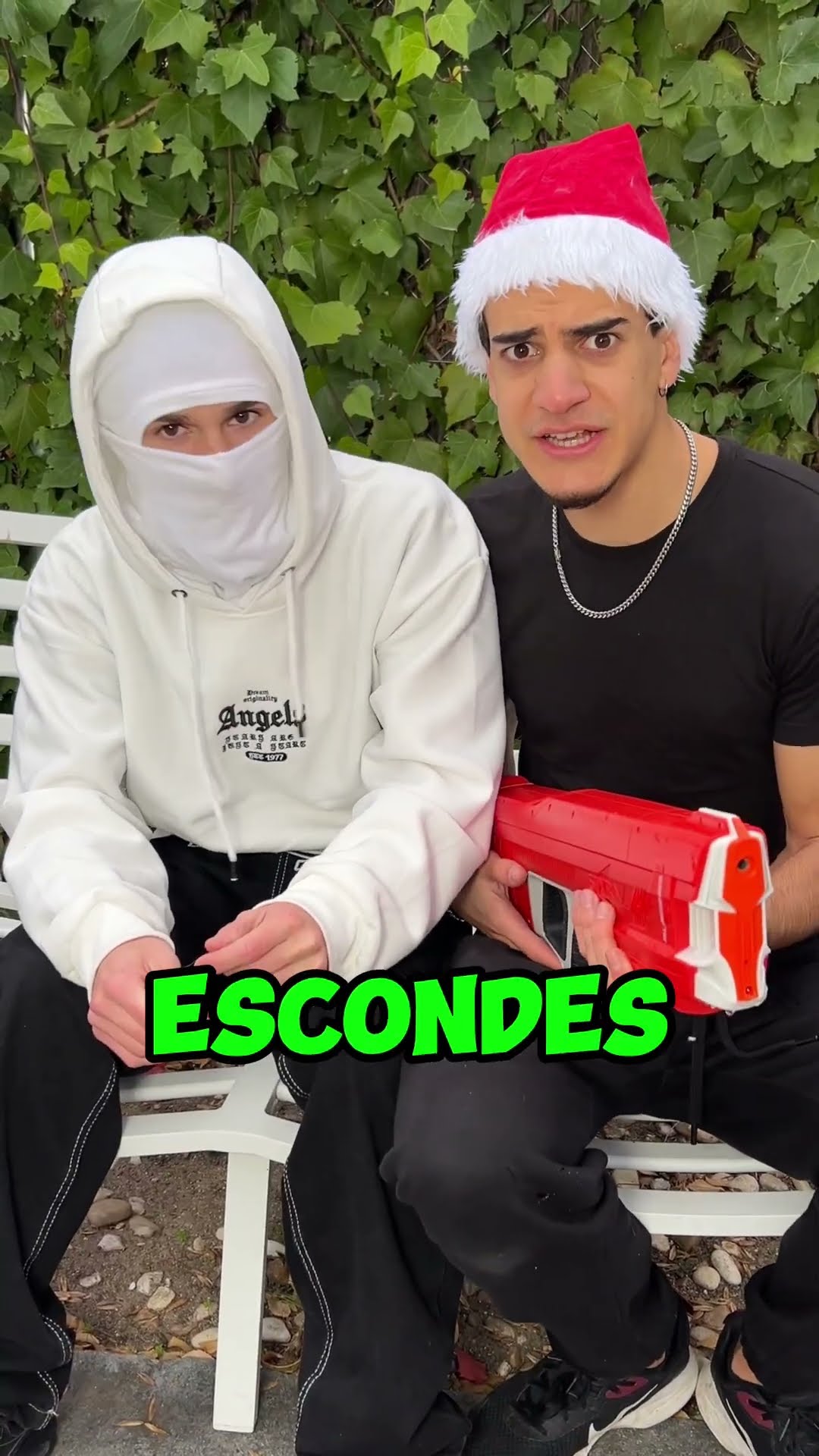 Mi AMIGO OCULTA que el GRINCH ha ROBADO los REGALOS!