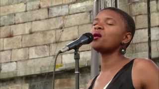 Lizz Wright - Open Your Eyes, You Can Fly - 8/10/2003 - Newport Jazz Festival (Official) chords