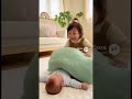赤ちゃんをあやすお姉ちゃん