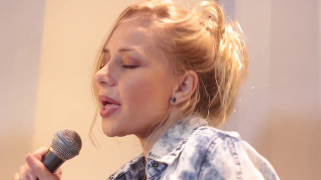 Do I Wanna Know? | Arctic Monkeys (Acoustic Cover) Henrietta Giese