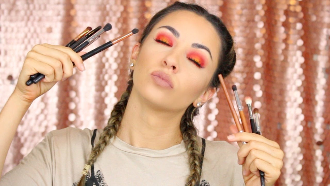 FAVOURITE BRUSHES FOR HOODED EYES